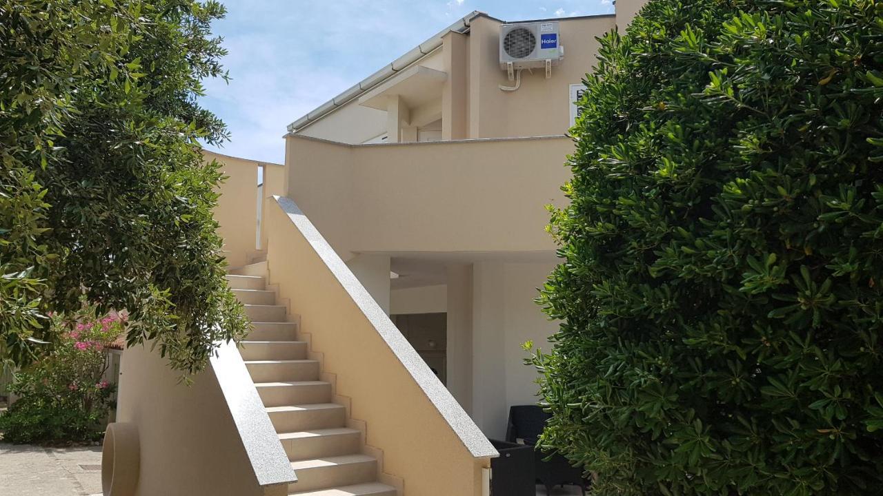 Apartment Tonci Novalja Exteriér fotografie